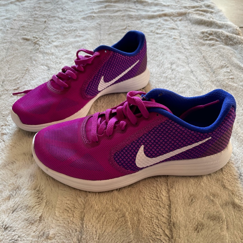 Nike Shoes Size 6